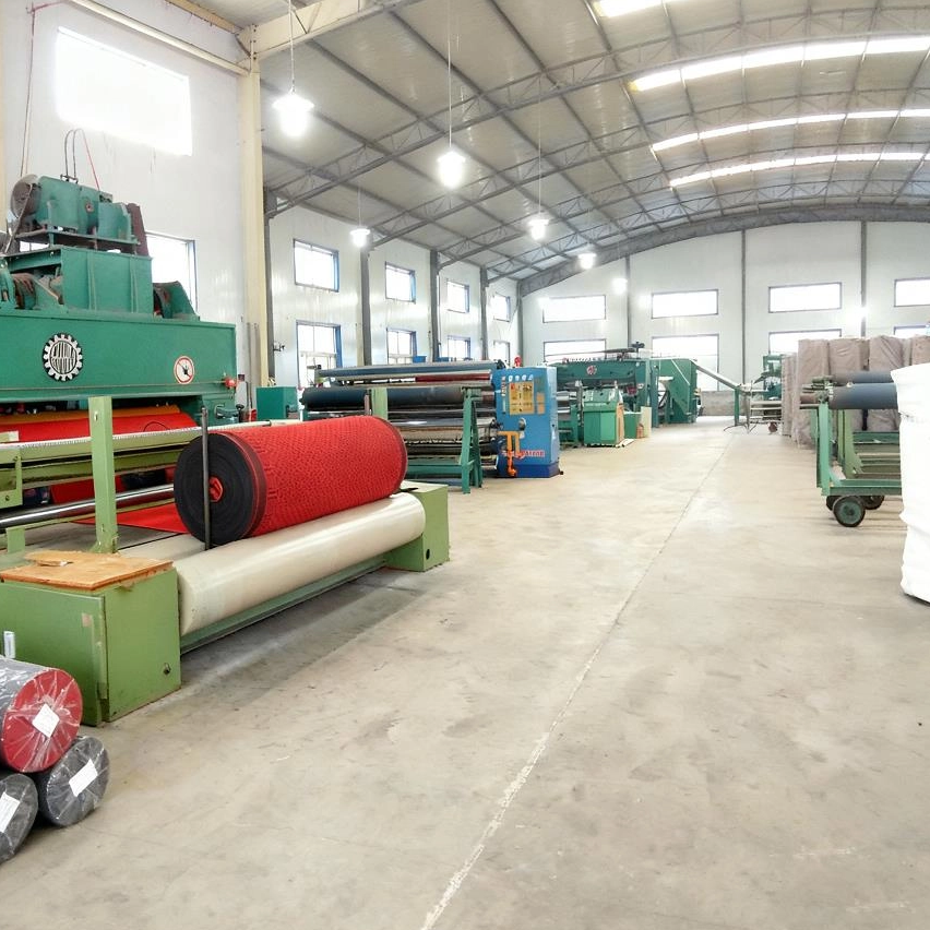 Tauchen Sie tief in den Kern der RATO-Teppichproduktion ein: Erleben Sie die herausragende Stärke professioneller Werkstätten