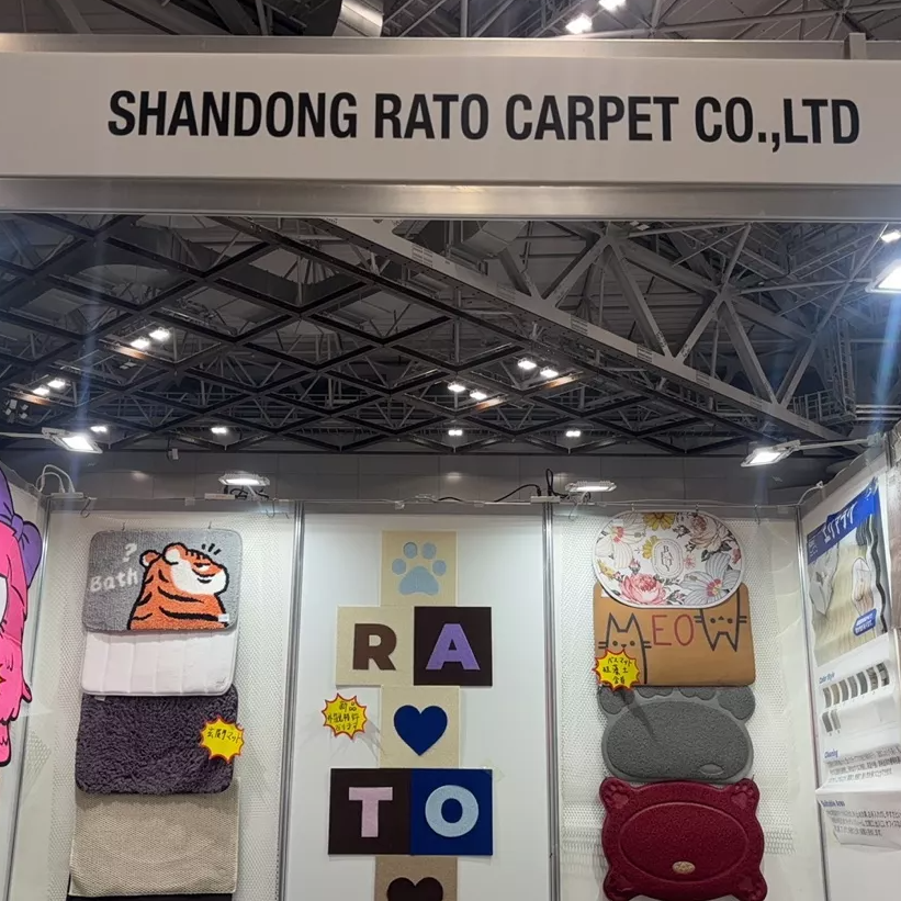 Rato -Teppiche glänzen bei Tokyo Geschenkshow