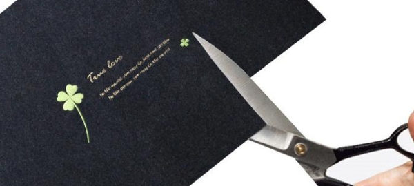 Zufällig geschnittene bestickte Fußmatten